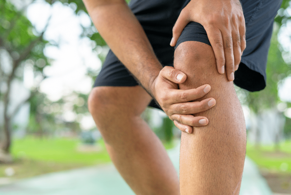 Bei Arthrose und Arthritis kann eine Schlangengift-Behandung Erfolg versprechen.